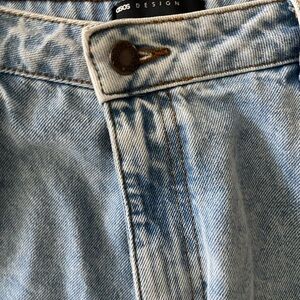 ASOS size 34  distressed Boyfriend Jeans with Classic Denim Look $55
